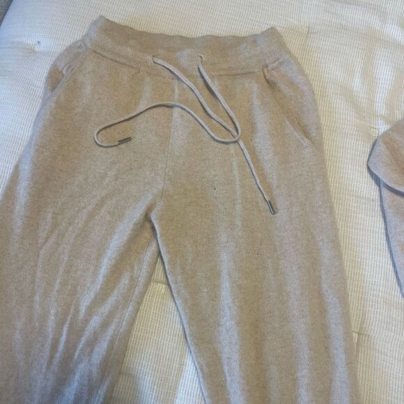 GOBI beige cashmere women’s lounge set, size XS - Picture 8 of 11